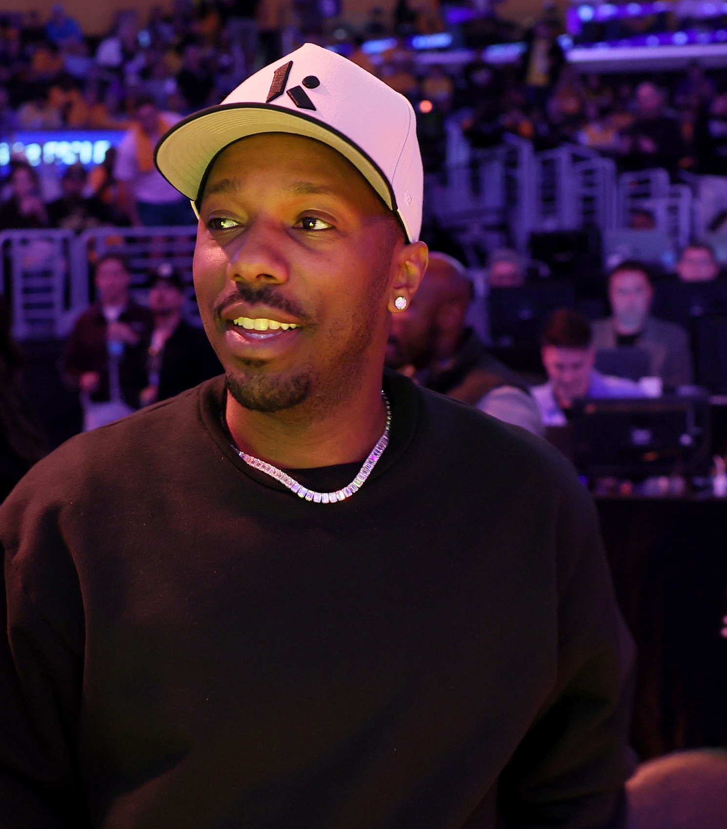 世俱杯赛程时间表-小里:富保罗不该公开谈交易不该做播客 他的话会被认为代表老詹